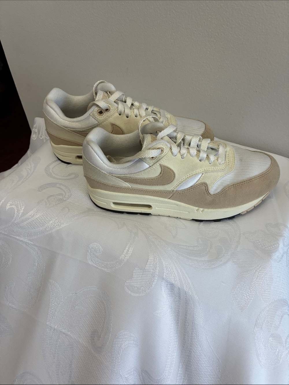 Nike Women's Sneakers - White & Beige